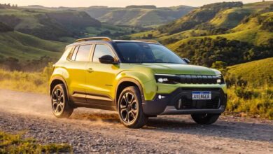 Jeep Avenger chega ao Brasil por R$ 114.990 e é híbrido mais barato do país