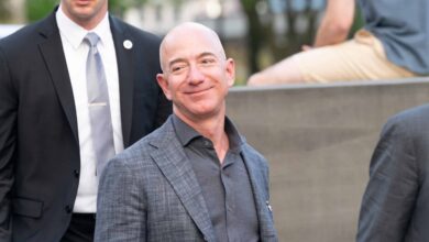 Jeff Bezos e bilionário brasileiro se unem para comprar clube de futebol