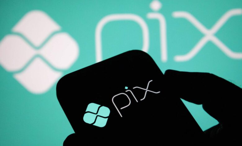 Pix apresenta instabilidade na manhã deste domingo (23)