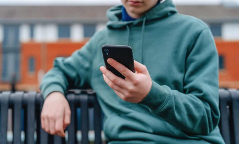 Projeto quer tirar menores de 16 das redes sociais na Nova Zelândia