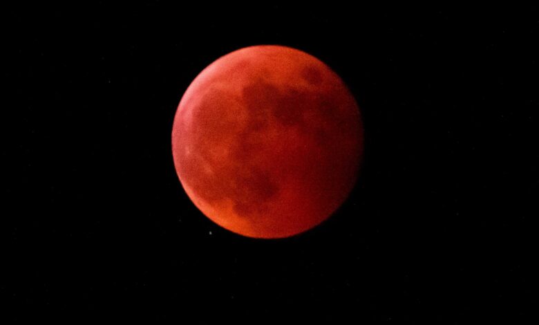 Quais tipos de eclipse lunar existem?