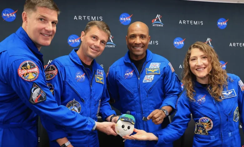 Quatro astronautas da Artemis II são premiados após viagem histórica. Assista