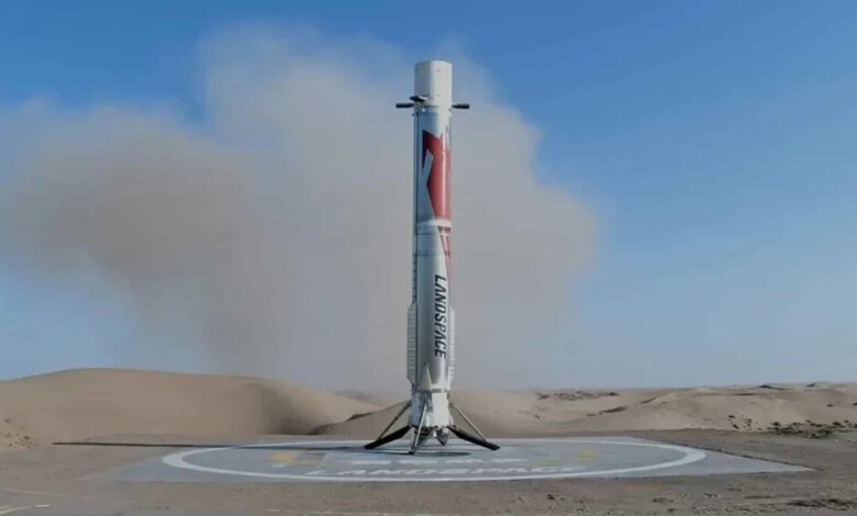VÍDEO: China faz pouso inédito de foguete reutilizável em terra firme