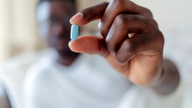 Cientistas criam bateria de papel que pode ser engolida para alimentar dispositivos médicos dentro do organismo