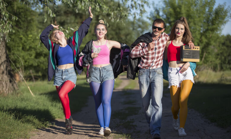 Como criar sua foto no estilo anos 80 usando o ChatGPT e Gemini