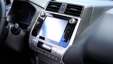 Hackers encontram nova porta de entrada: malware começa a mirar centrais multimídia de carros