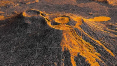 Terremoto acorda vulcão adormecido há 500 anos na Rússia e NASA grava erupção do espaço