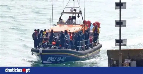Tragédia no Canal da Mancha:  três mortos em travessia clandestina
