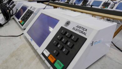 Como mais de 560 mil urnas chegam aos locais de votação em 2026?