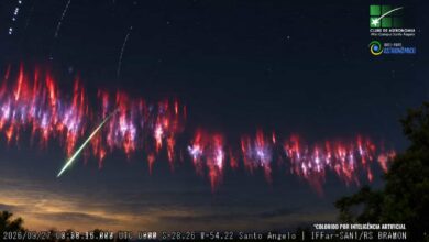 Mais de 100 “duendes vermelhos” e um meteoro iluminam o céu gaúcho em madrugada extraordinária!