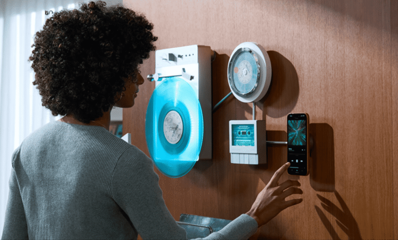 Novo sistema de música reúne toca-discos, leitor de CD e toca-fitas