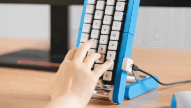 Teclado vertical? Google Japão desenvolve teclado automático que pode ser usado com uma mão só
