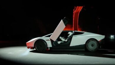Tesla revela Roadster que “voa” e dirige de ponta-cabeça com tecnologia da SpaceX